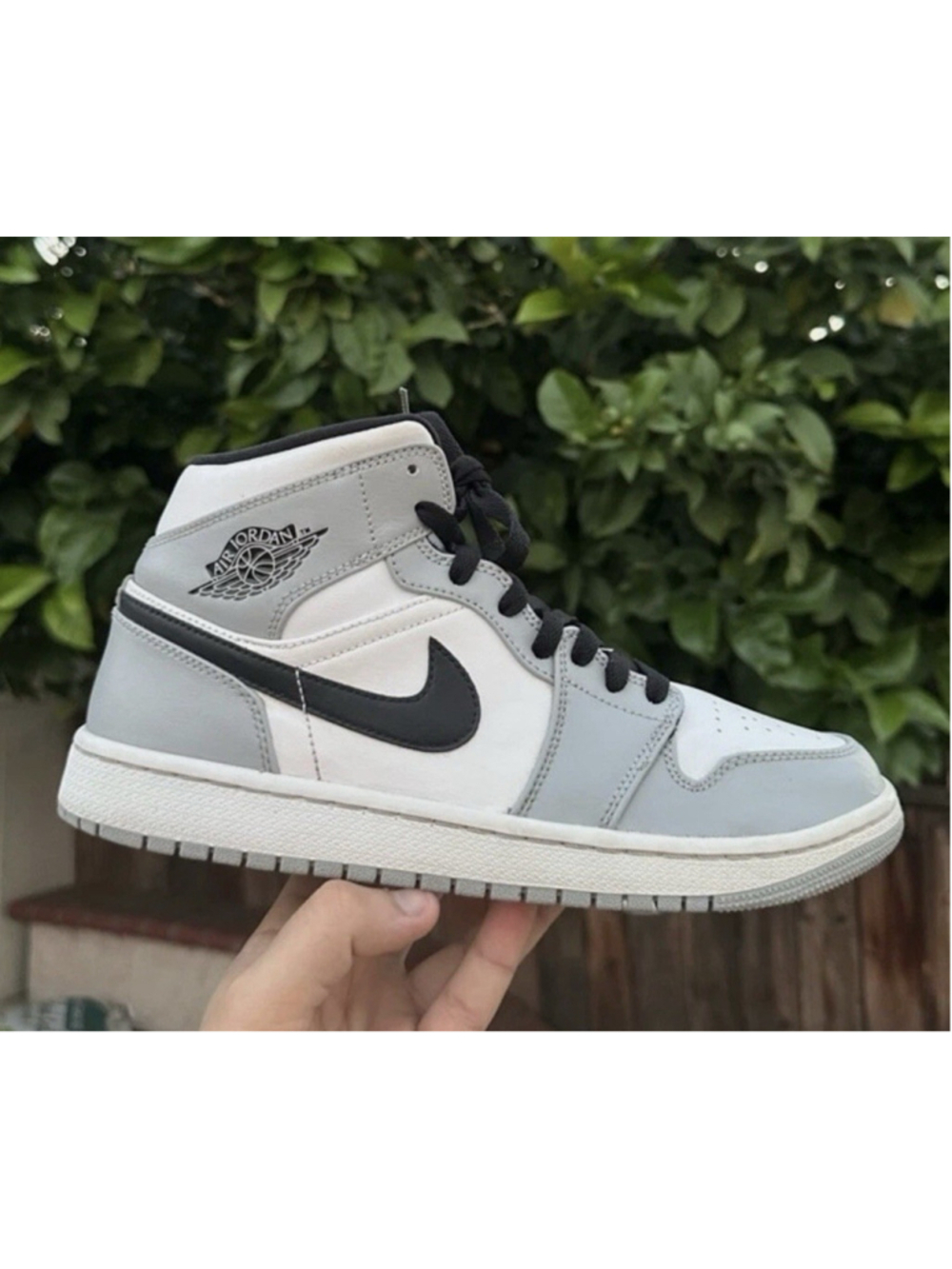 Air Jordan 1 Mid Light Smoke Grey Black White 554724-092 Size 8.5 Men’s NWT New